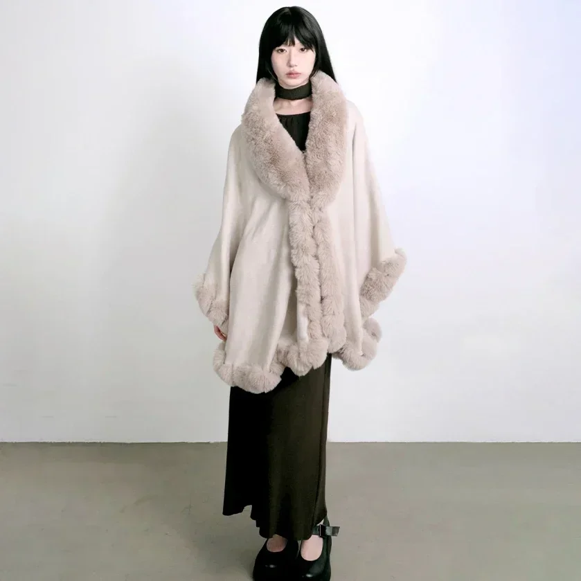 Women's Faux Fur Trim Poncho Elegant Large Lapel Cape Shawl Warm Synthetic Fiber Coat for Fall and Winter
Women's Faux Fur Trim Poncho Elegant Large Lapel Cape Shawl Warm Synthetic Fiber Coat for Fall and Winter