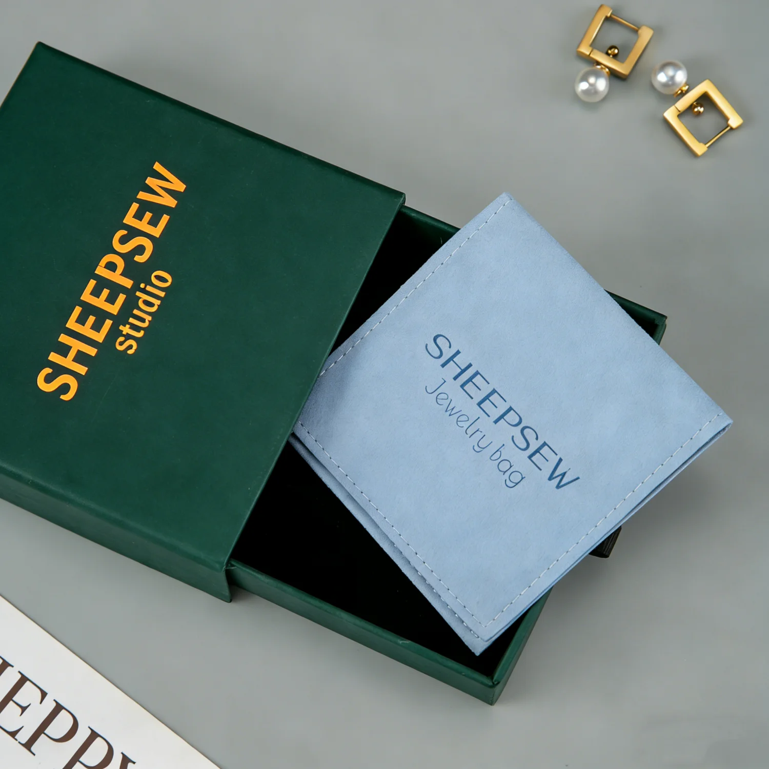 Jewelry Box And Bag Set 9x9cm Custom Logo Personalized Gift Wrapping Packaging
Jewelry Box And Bag Set 9x9cm Custom Logo Personalized Gift Wrapping Packaging