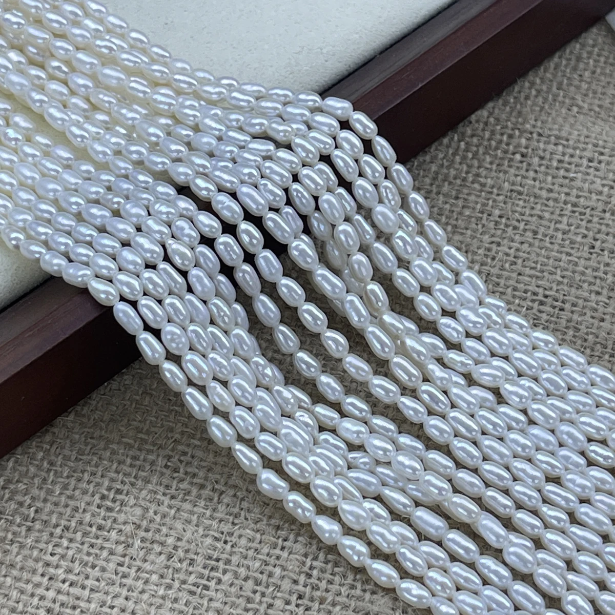 Natural Freshwater Pearls High Quality Rice Shaped AAAA 3-4mm Small Beads for Jewelry Making DIY Necklace Bracelet Accessories
Natural Freshwater Pearls High Quality Rice Shaped AAAA 3-4mm Small Beads for Jewelry Making DIY Necklace Bracelet Accessories