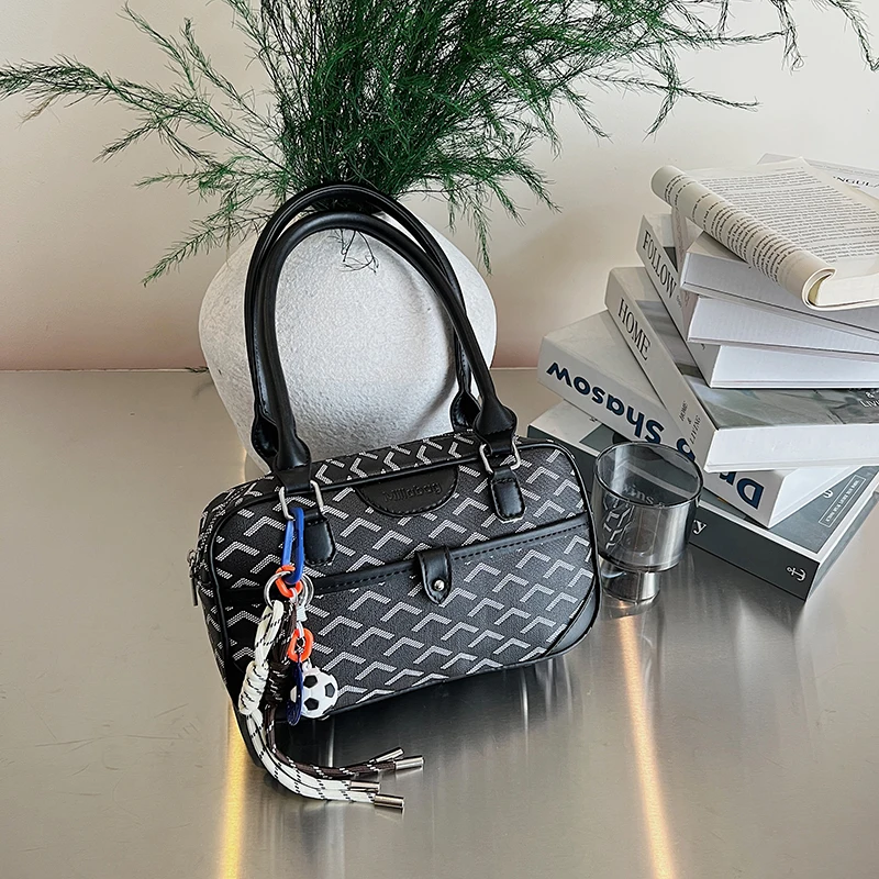 Роскошный бренд, известная дизайнерская кожаная сумка через плечо - для женщин, женская элегантная классическая сумка-мессенджер
Роскошный бренд, известная дизайнерская кожаная сумка через плечо - для женщин, женская элегантная классическая сумка-мессенджер