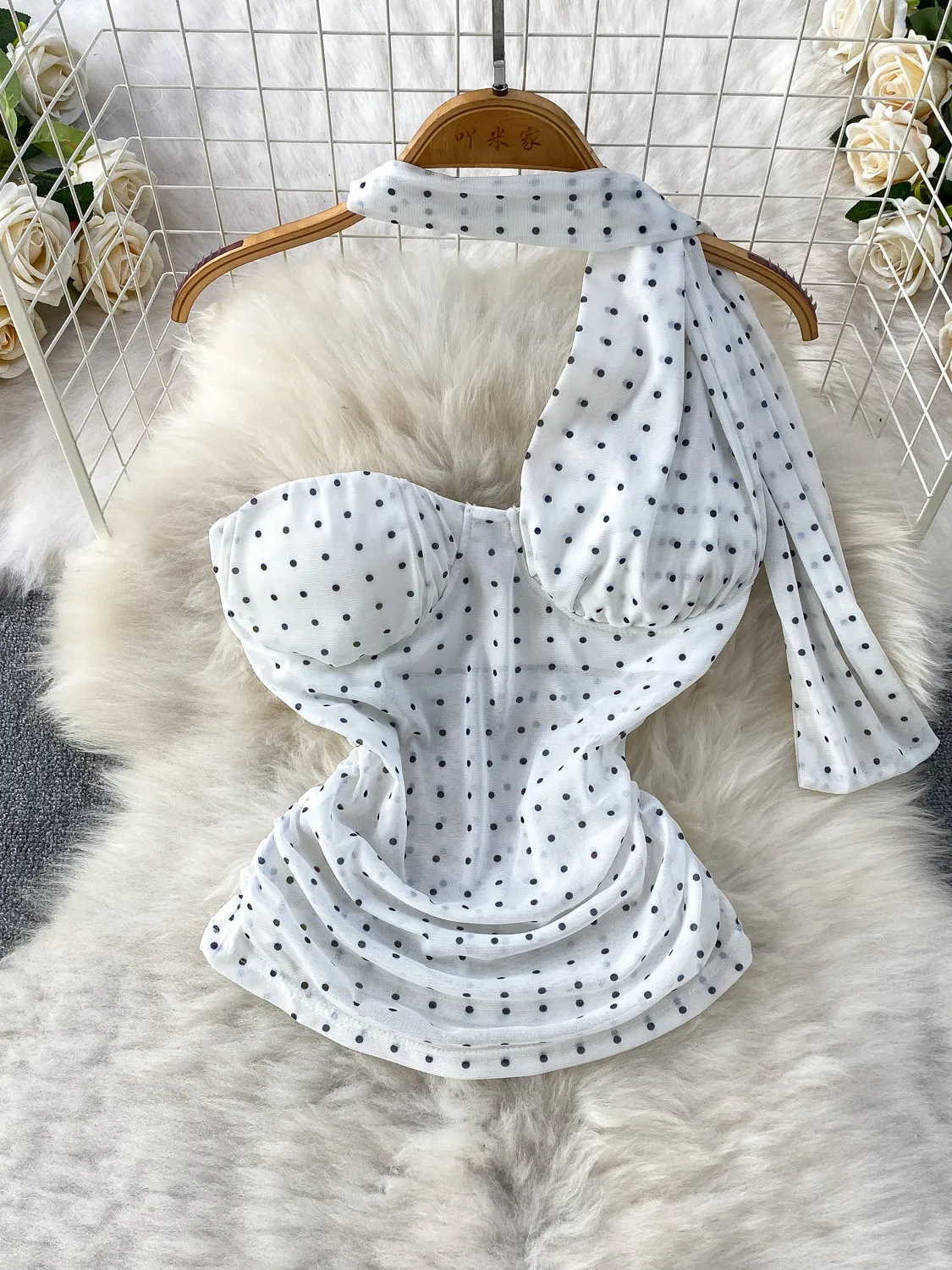 Women's White Polka Dot Camisole 2000s Vintage Halter Crop Top Sleeveless Off Shoulder Sexy Cropped Tops For Women Summer 2026
Women's White Polka Dot Camisole 2000s Vintage Halter Crop Top Sleeveless Off Shoulder Sexy Cropped Tops For Women Summer 2026