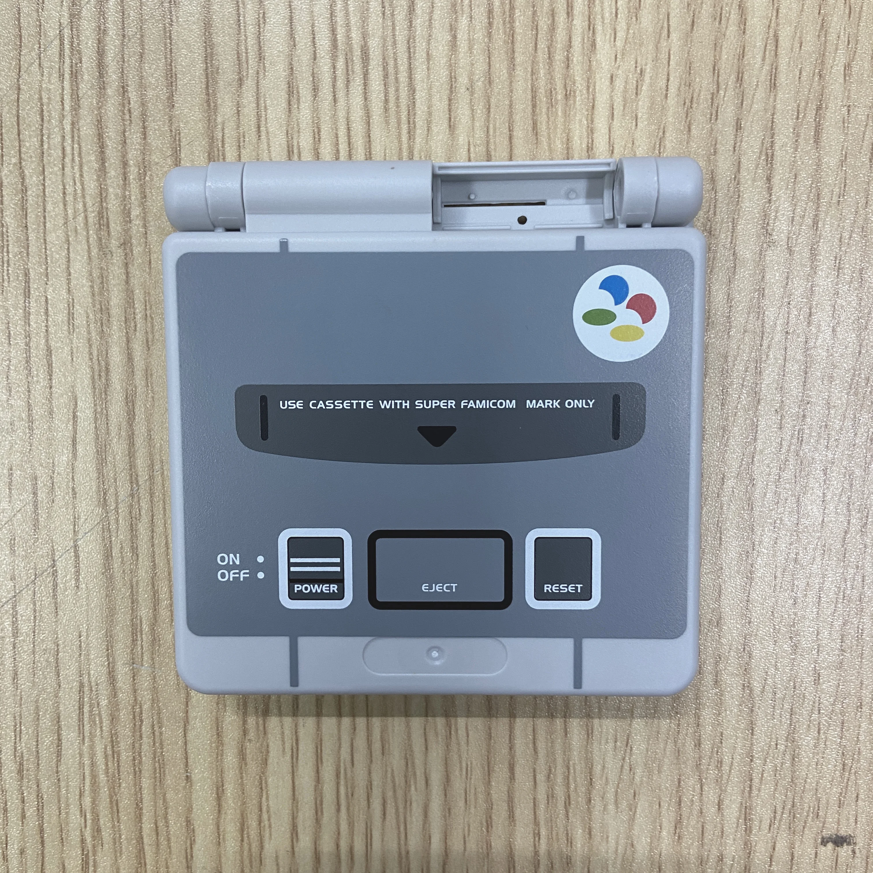 Сменный корпус в стиле ретро для GBA SP, устойчивый к падению и царапинам корпус с винтовой кнопкой для аксессуаров для игровой консоли
Сменный корпус в стиле ретро для GBA SP, устойчивый к падению и царапинам корпус с винтовой кнопкой для аксессуаров для игровой консоли