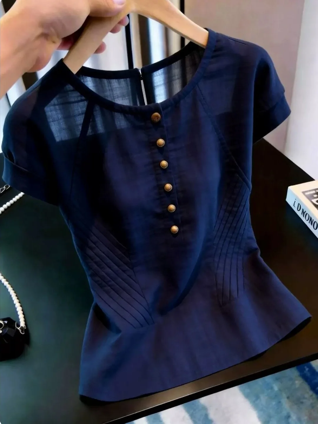 Fashionable Short Sleeve Shirt Korean Style Commute Wind Slimming Versatile Light Maturity Summer Design Sense Top for Women
Fashionable Short Sleeve Shirt Korean Style Commute Wind Slimming Versatile Light Maturity Summer Design Sense Top for Women