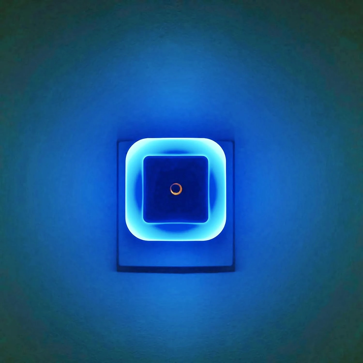 Enhance your home decor with these exquisite, contemporary LED wall sconces. Elevate the atmosphere in living space th
Enhance your home decor with these exquisite, contemporary LED wall sconces. Elevate the atmosphere in living space th