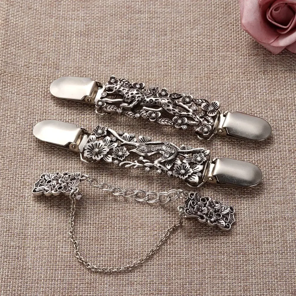 Fashion Trendy New Sweater Blouse Pin Carved Flower Animal Pattern Cardigan Clip Shawl Brooch Duck Clip Clasps
Fashion Trendy New Sweater Blouse Pin Carved Flower Animal Pattern Cardigan Clip Shawl Brooch Duck Clip Clasps