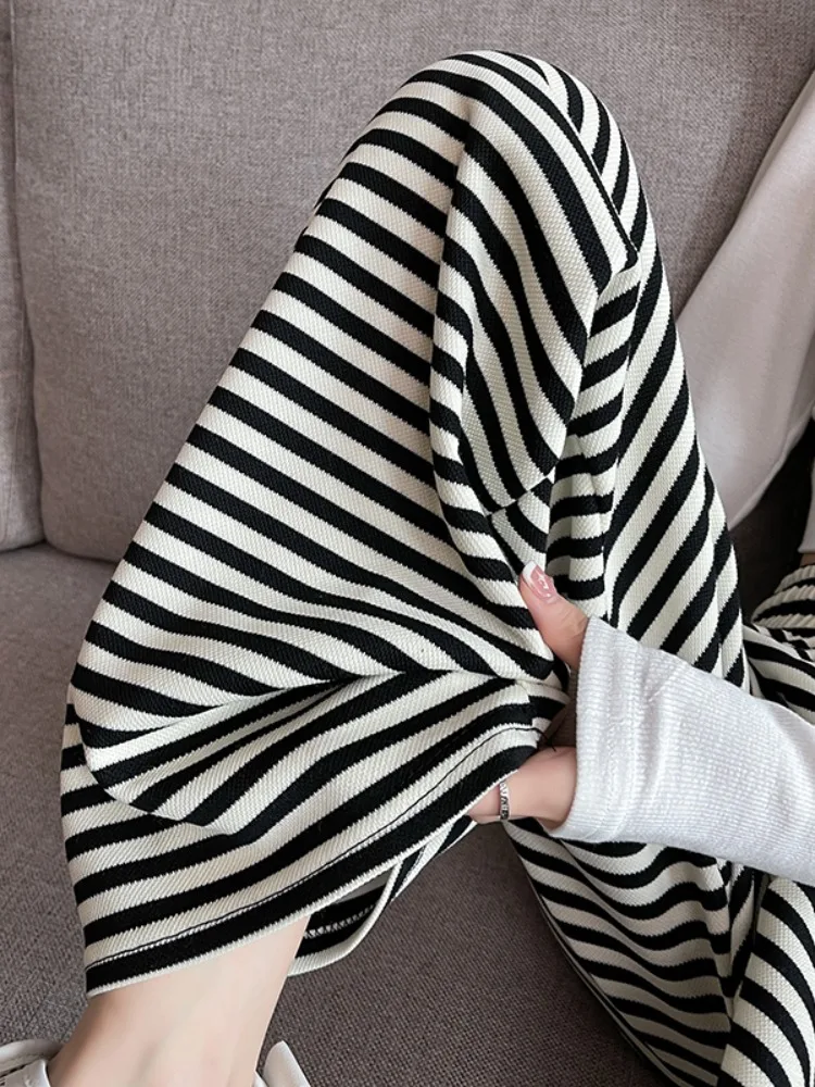 Брюки женские с высокой талией, широкие, прямые, повседневные, удлиненные, для осени и зимы, белые...
Брюки женские с высокой талией, широкие, прямые, повседневные, удлиненные, для осени и зимы, белые...