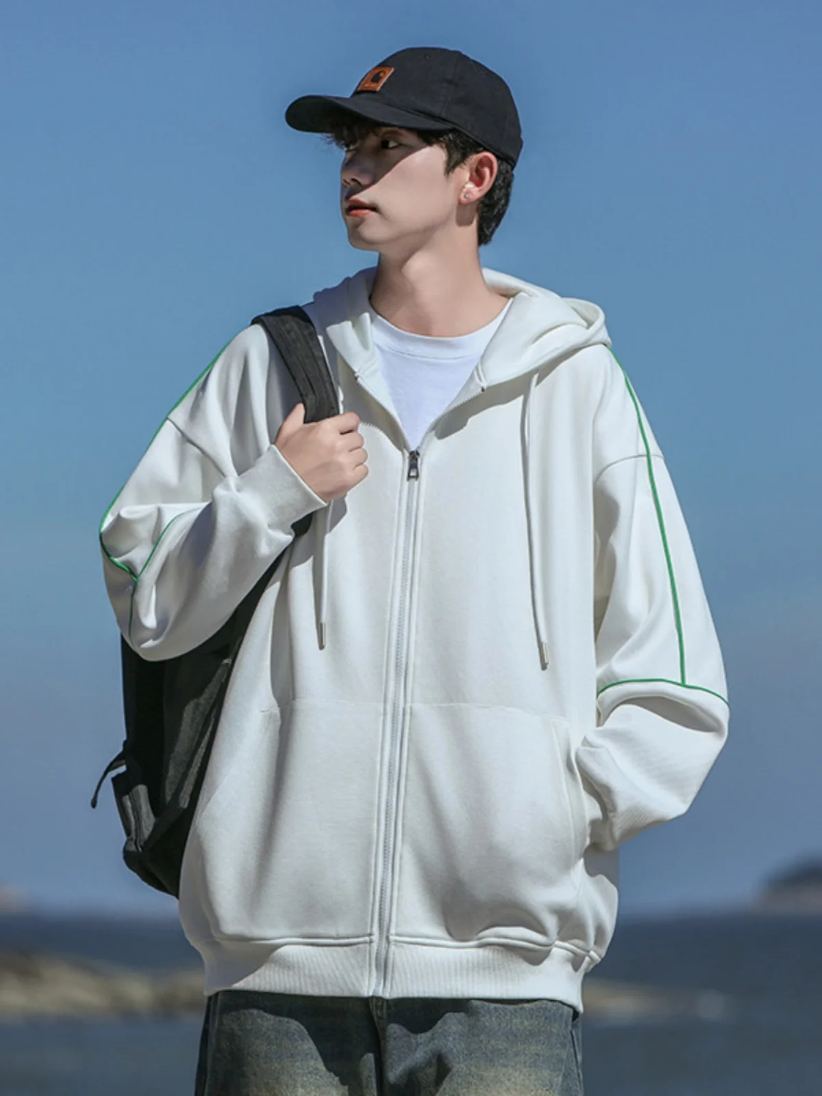 Мужская толстовка-кардиган оверсайз с капюшоном, весна-осень, новая коллекция, американский стиль, свободный крой, ретро-куртка, повседневная молодежная мода
Мужская толстовка-кардиган оверсайз с капюшоном, весна-осень, новая коллекция, американский стиль, свободный крой, ретро-куртка, повседневная молодежная мода