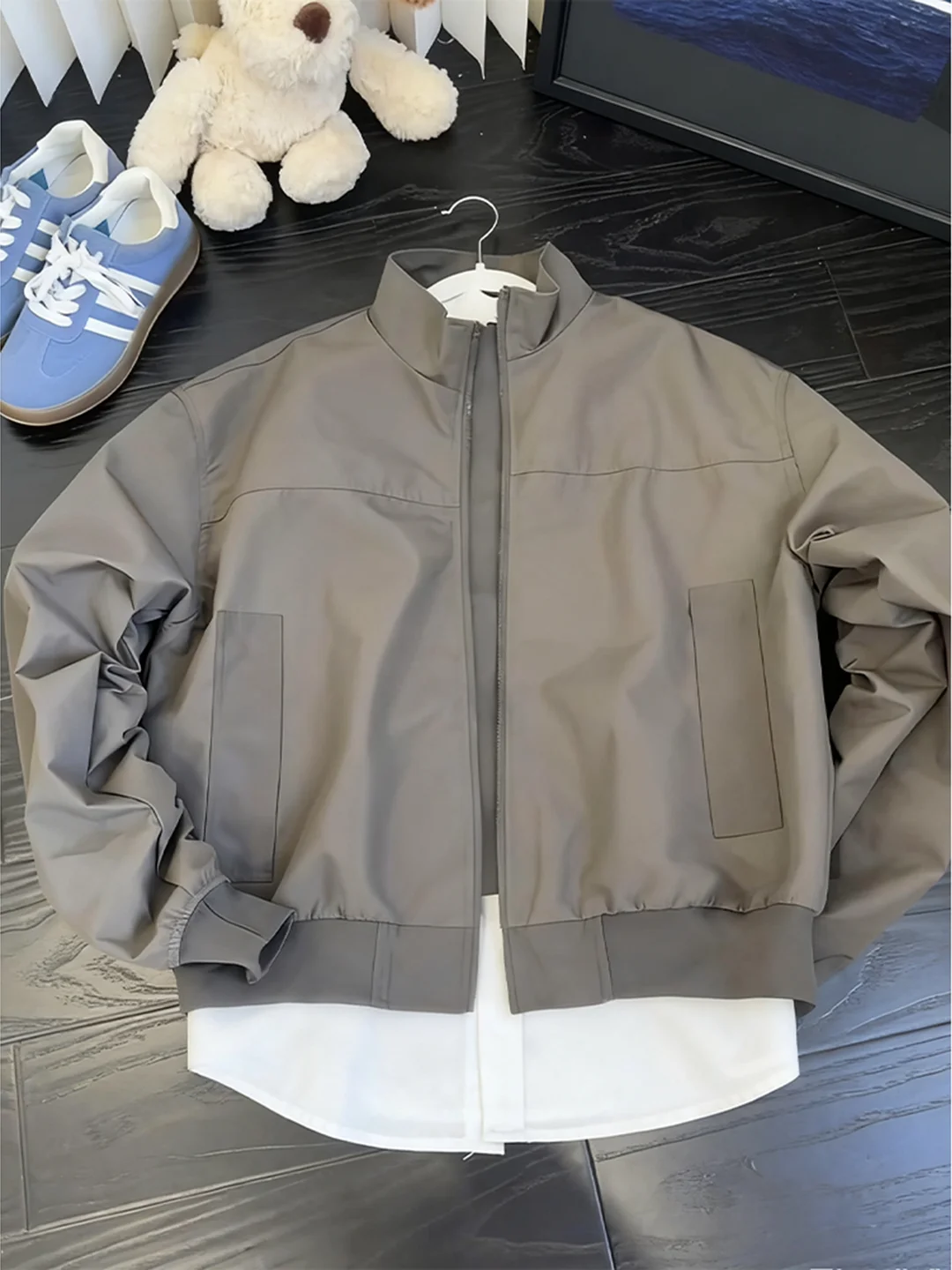 Grey Short Stand Collar Workwear Jacket Men's Style Three Proof Tactical Coat American Pilot Jacket Hard Man Autumn Wear
Grey Short Stand Collar Workwear Jacket Men's Style Three Proof Tactical Coat American Pilot Jacket Hard Man Autumn Wear