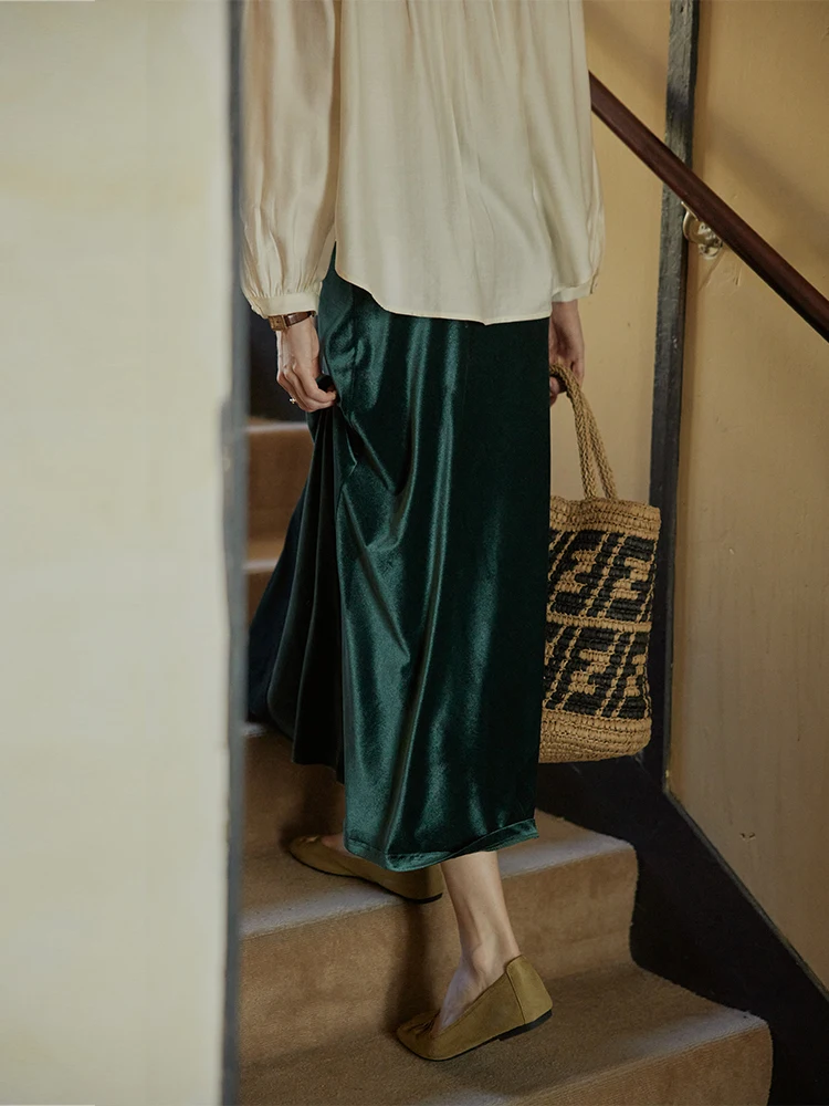 Elegant Velvet Halter Neck Long Dress Women's High Waist A-Line Skirt Vintage Style Pleated Polyester Fiber Skirts
Elegant Velvet Halter Neck Long Dress Women's High Waist A-Line Skirt Vintage Style Pleated Polyester Fiber Skirts