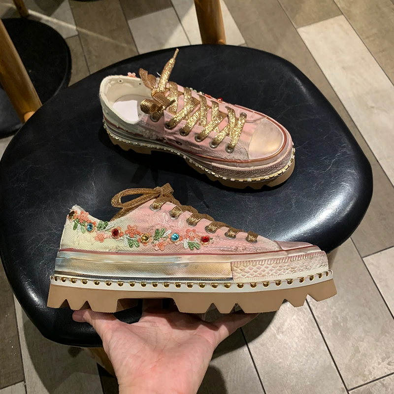 4CM New Women's With Flowers Gradient Pink&Blue Canvas Sneakers Lace-up Comfortable Shoes Fashion Outdoor Multi-functional Sport
4CM New Women's With Flowers Gradient Pink&Blue Canvas Sneakers Lace-up Comfortable Shoes Fashion Outdoor Multi-functional Sport