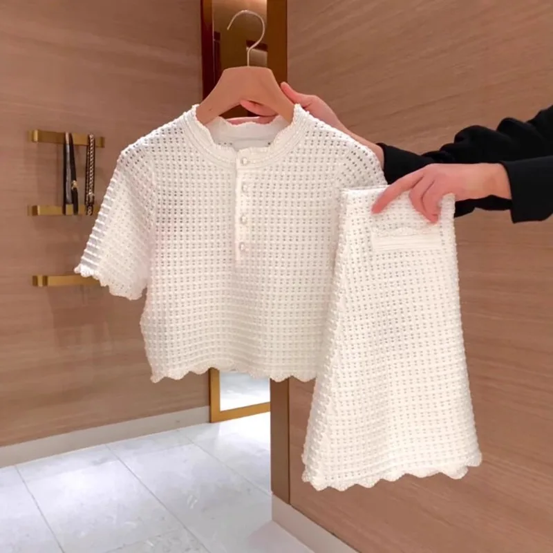French Style Floral Dress Set for Women's Summer Wear Paired with A Complete Set of Pearl Collar Hollow Knit Sweater
French Style Floral Dress Set for Women's Summer Wear Paired with A Complete Set of Pearl Collar Hollow Knit Sweater