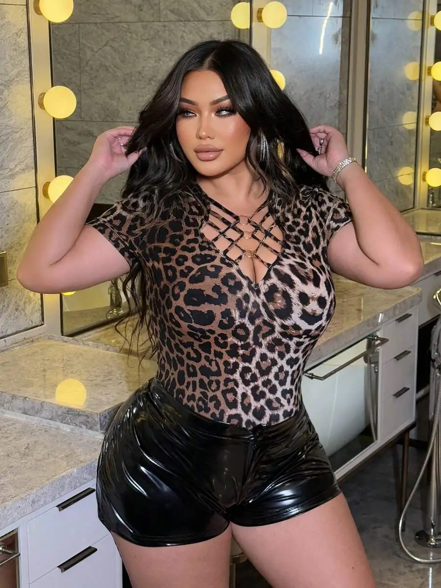 Plus Size Women Leopard Print Criss-Cross Hollow Out Fitted Crop Top For Party Club Summer
Plus Size Women Leopard Print Criss-Cross Hollow Out Fitted Crop Top For Party Club Summer