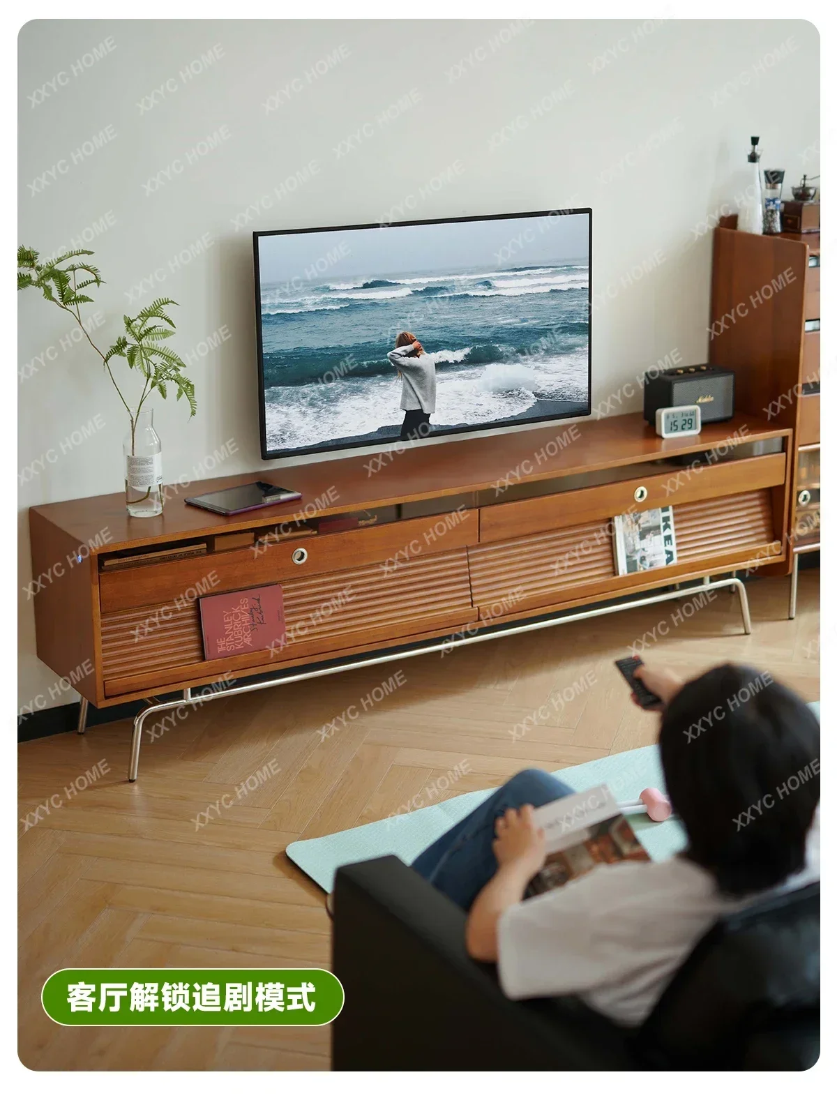 A TV cabinet storage storage integrated French floor boxwood retro
A TV cabinet storage storage integrated French floor boxwood retro