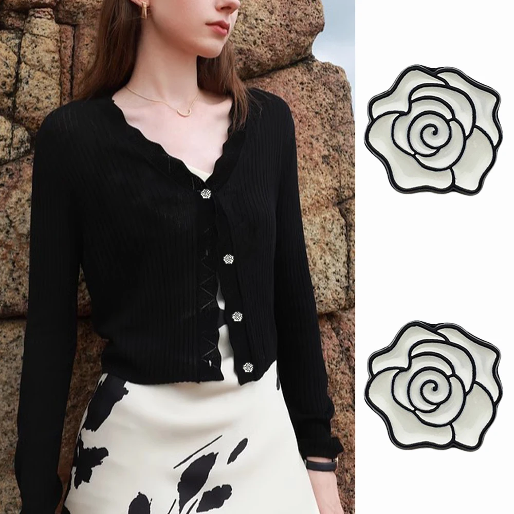 10pcs Minimalist Camellia Flower Metal Buttons for Blouses, Dresses, DIY Crafts (12mm) Black & White Modern Sewing Accessories
10pcs Minimalist Camellia Flower Metal Buttons for Blouses, Dresses, DIY Crafts (12mm) Black & White Modern Sewing Accessories