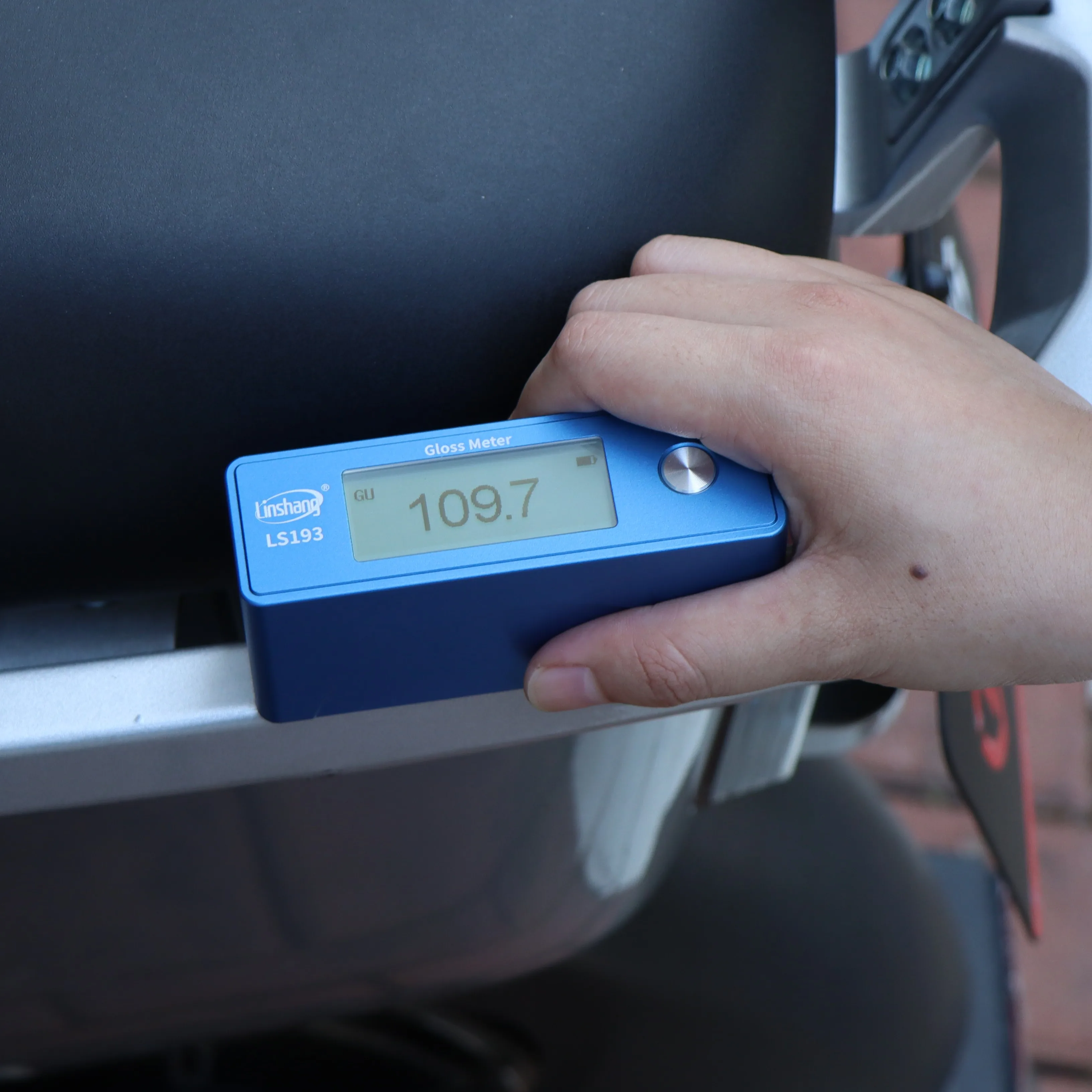 LS193 Linshang High Precision Gloss Meter Small Aperture for Tiny Curved Parts with PC Software and QC Function Quality Control
LS193 Linshang High Precision Gloss Meter Small Aperture for Tiny Curved Parts with PC Software and QC Function Quality Control