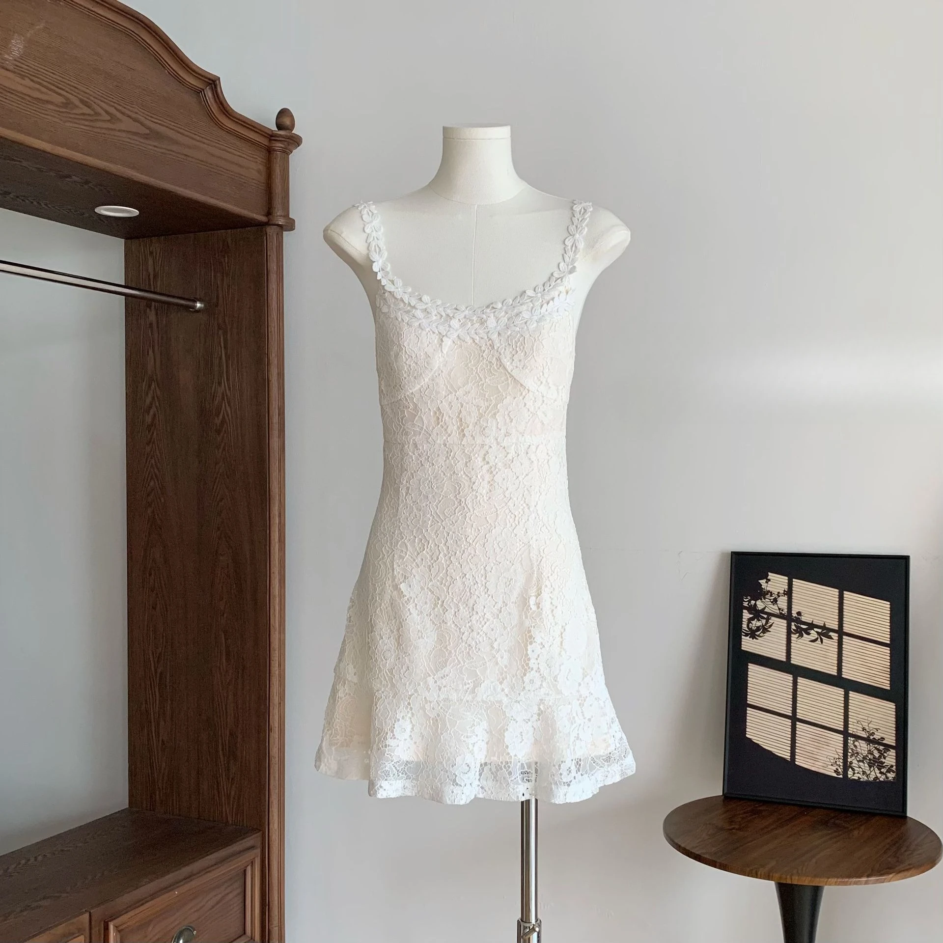 Lace Suspender Short Dress 2026 Summer New
Lace Suspender Short Dress 2026 Summer New