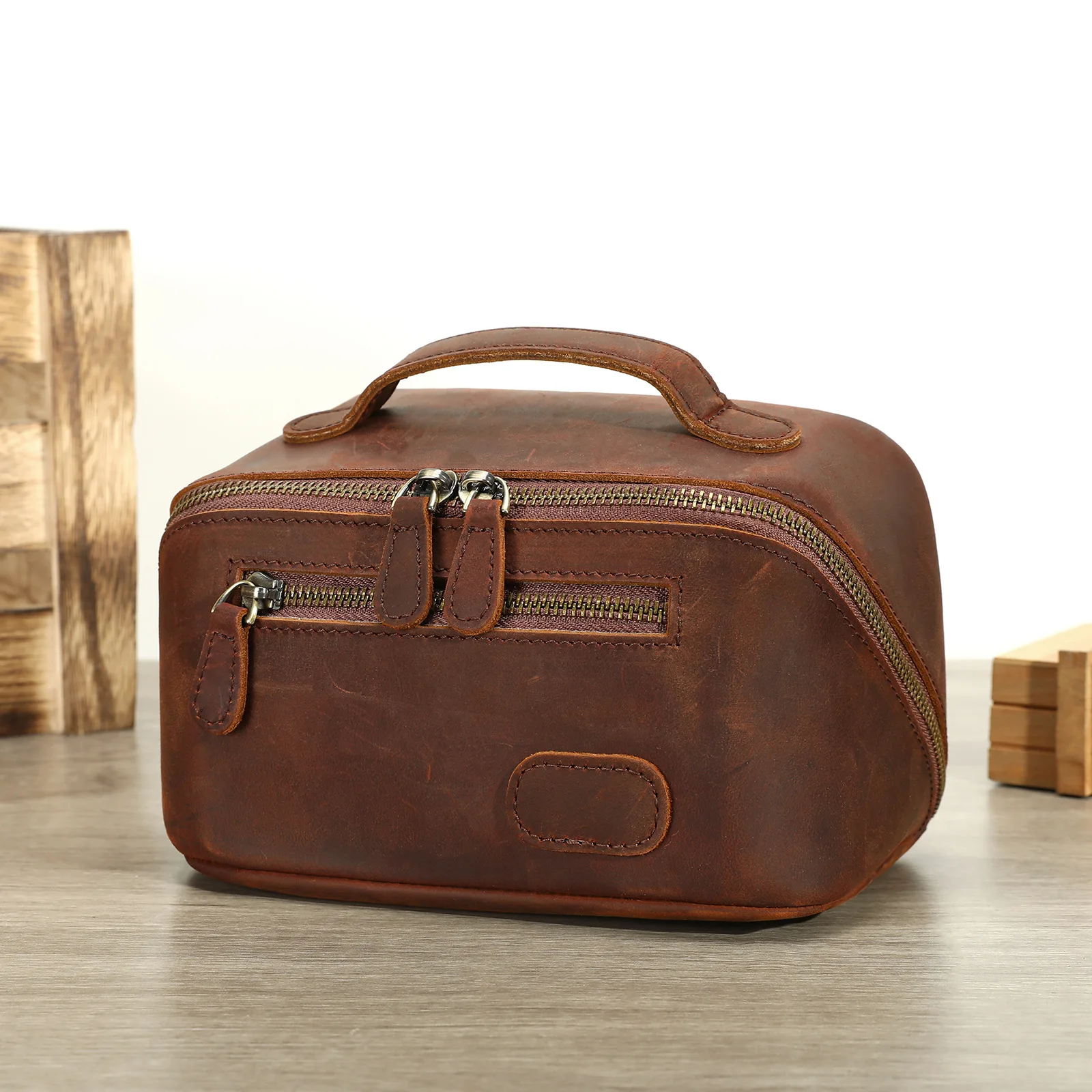 Женская косметичка, портативная роскошная косметичка, большая вместительная дорожная косметичка, винтажная сумка для хранения из натуральной кожи
Женская косметичка, портативная роскошная косметичка, большая вместительная дорожная косметичка, винтажная сумка для хранения из натуральной кожи