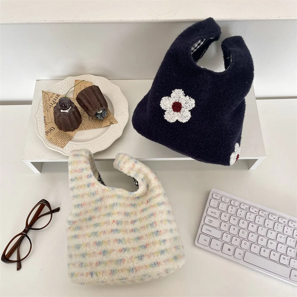 New Floral Embroidered Plush Handheld Bag, Cute Ins Fashion Wristlet Purse for Women,Versatile Soft Bag
New Floral Embroidered Plush Handheld Bag, Cute Ins Fashion Wristlet Purse for Women,Versatile Soft Bag