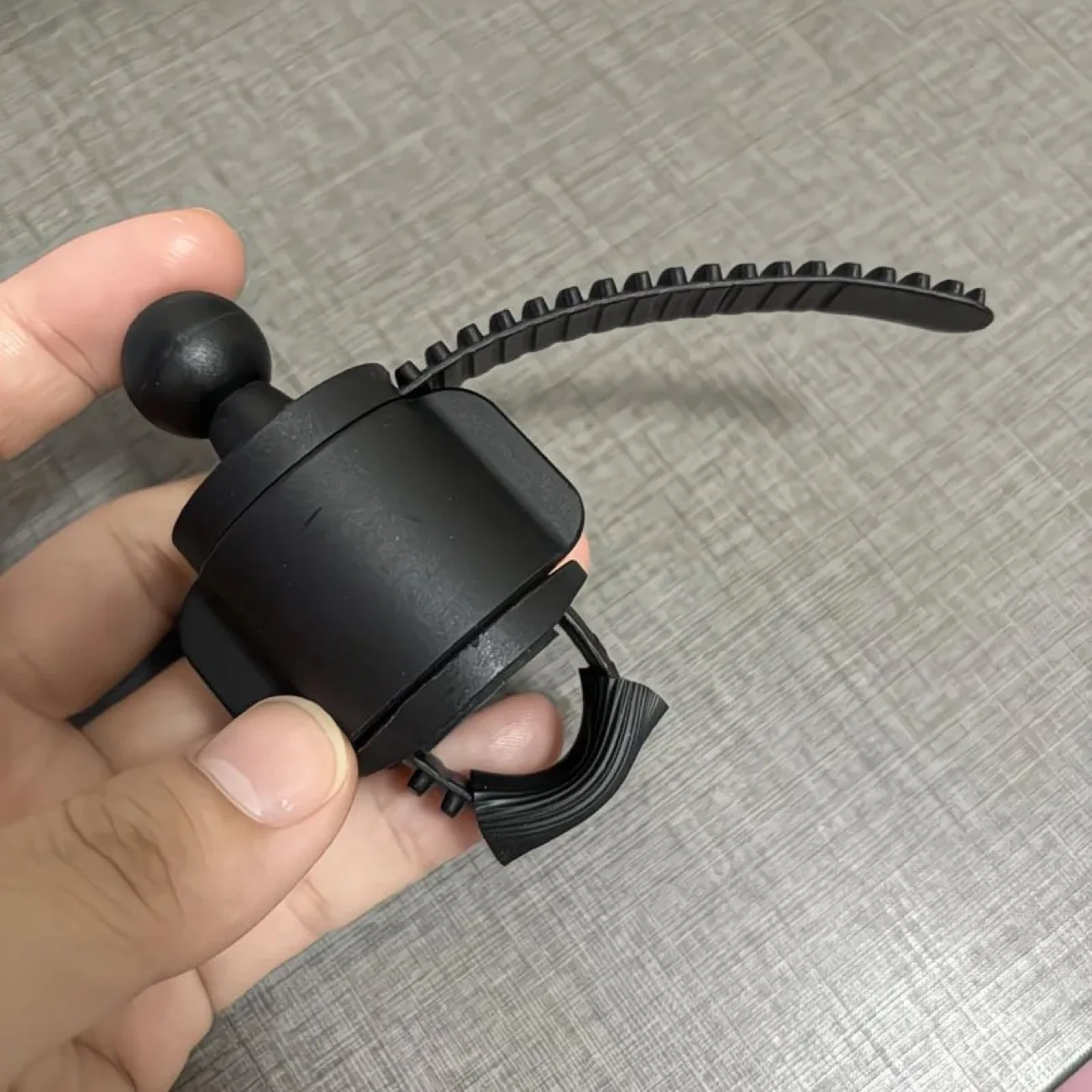 Cycling phone holder accessories, super stable handlebars, rearview mirror rods, universal navigation base, durable and anti sha
Cycling phone holder accessories, super stable handlebars, rearview mirror rods, universal navigation base, durable and anti sha