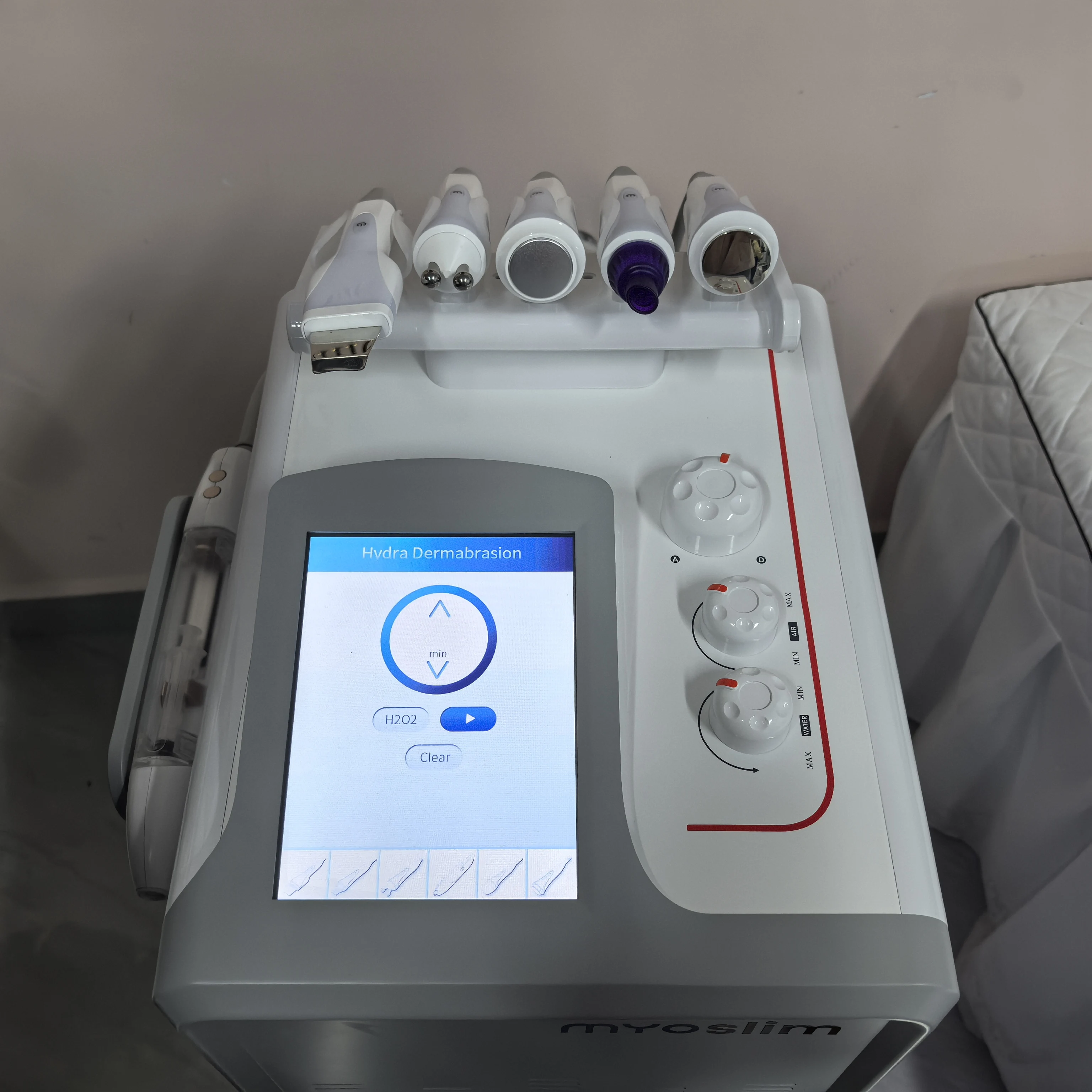 Аппарат для гидропилинга 6-в-1: кислородно-водная дермабразия, глубокое очищение, алмазный пилинг, удаление омертвевшей кожи для салонов красоты
Аппарат для гидропилинга 6-в-1: кислородно-водная дермабразия, глубокое очищение, алмазный пилинг, удаление омертвевшей кожи для салонов красоты