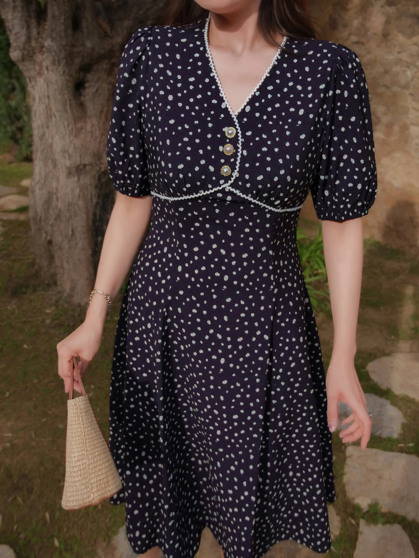ERINA Original plus Size Summer Fruit Falling Vintage Elegant V-neck Polka Dot Slimming Long Dress Floral High Waist A-line S...
ERINA Original plus Size Summer Fruit Falling Vintage Elegant V-neck Polka Dot Slimming Long Dress Floral High Waist A-line S...