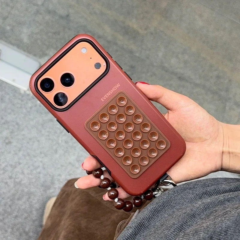 suction cup phone case, suitable for iPhone, can be freely attached to any flat surface
suction cup phone case, suitable for iPhone, can be freely attached to any flat surface