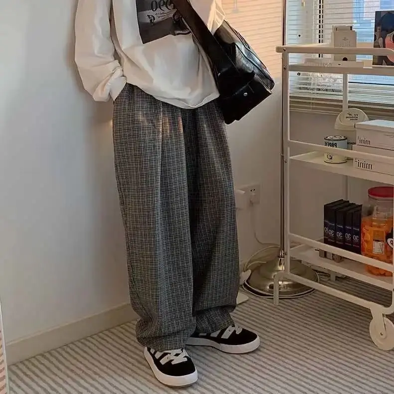Foufurieux Spring/Autumn Japanese Retro Plaid Trousers Men Streetwear Lazy Style Loose Casual Oversized Wide Leg Pants for Men
Foufurieux Spring/Autumn Japanese Retro Plaid Trousers Men Streetwear Lazy Style Loose Casual Oversized Wide Leg Pants for Men