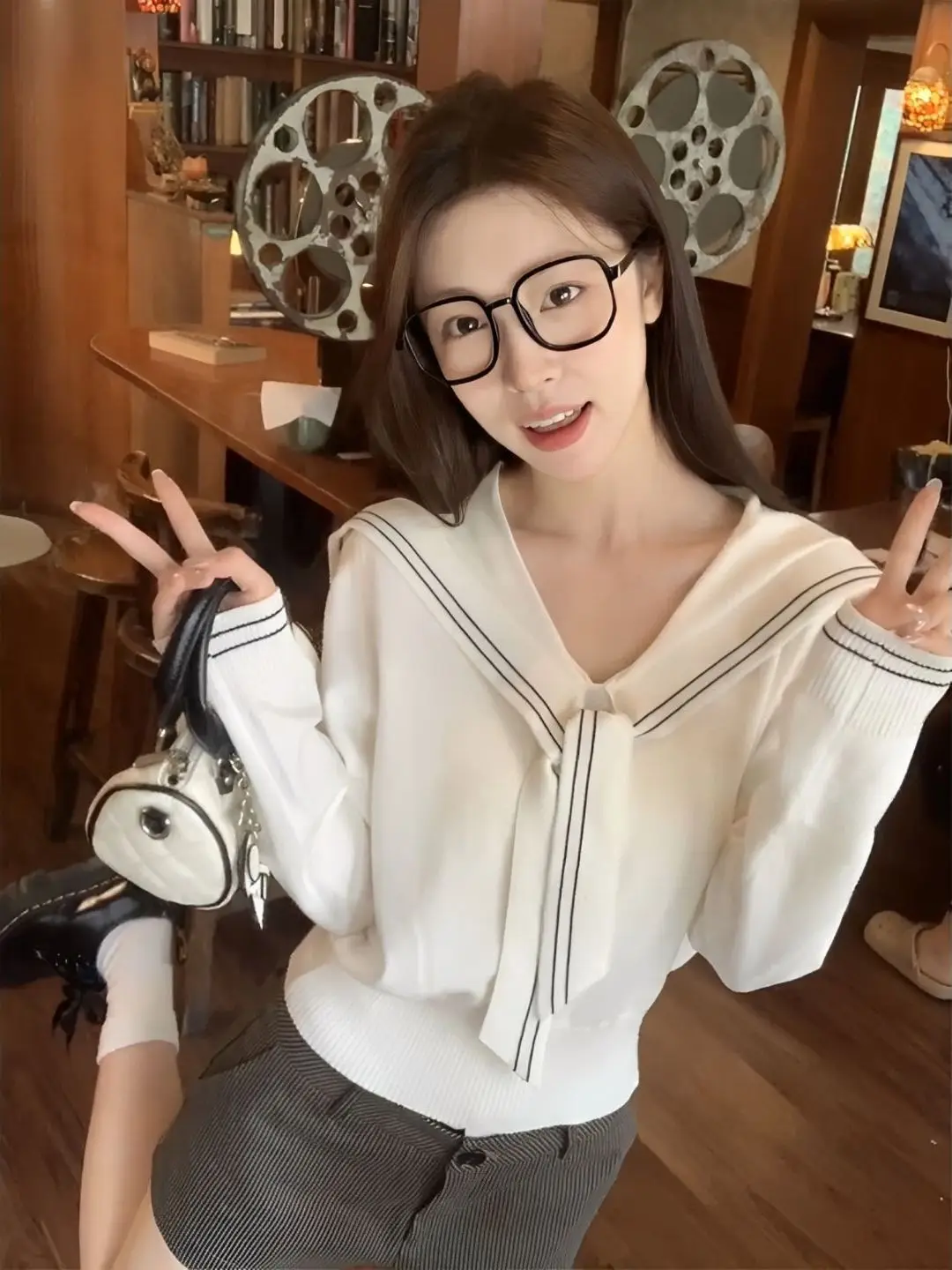 Naval Collar Knitted Sweater Women's Fashion Autumn 2025 Short Style Inner Wear Base Shirt Soft Polyester Long Sleeve Breathable
Naval Collar Knitted Sweater Women's Fashion Autumn 2025 Short Style Inner Wear Base Shirt Soft Polyester Long Sleeve Breathable