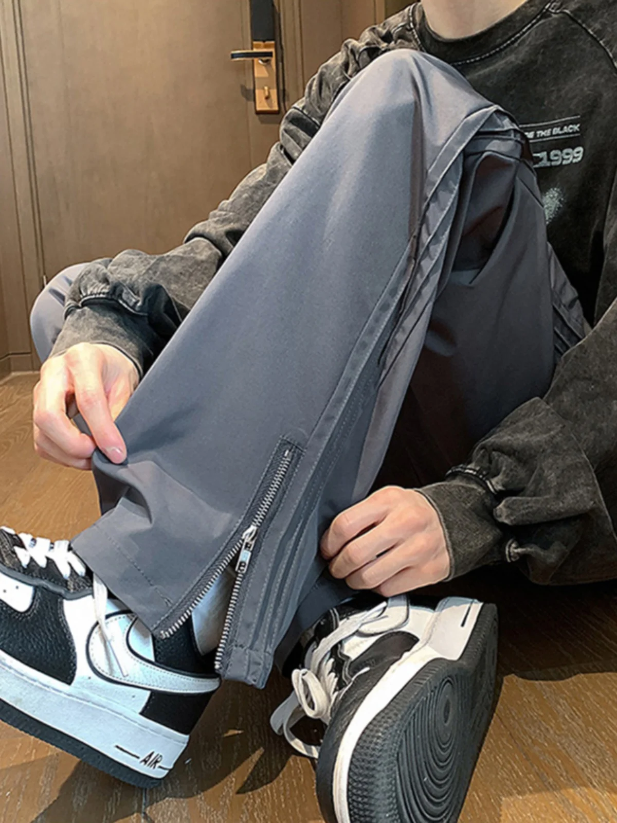 Men's Trendy High Street Windproof Waterproof Zipper Cargo Pants Climbing Trousers Cleanfit Functional Hiking Pants Casual Wear
Men's Trendy High Street Windproof Waterproof Zipper Cargo Pants Climbing Trousers Cleanfit Functional Hiking Pants Casual Wear