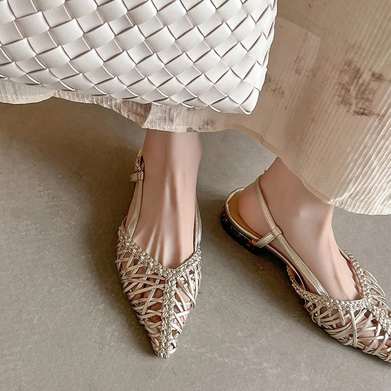 Модные тканые женские сандалии с открытой пяткой, туфли на плоской подошве с острым носком, женские летние пляжные сандалии-гладиаторы на плоской подошве с вырезами
Модные тканые женские сандалии с открытой пяткой, туфли на плоской подошве с острым носком, женские летние пляжные сандалии-гладиаторы на плоской подошве с вырезами