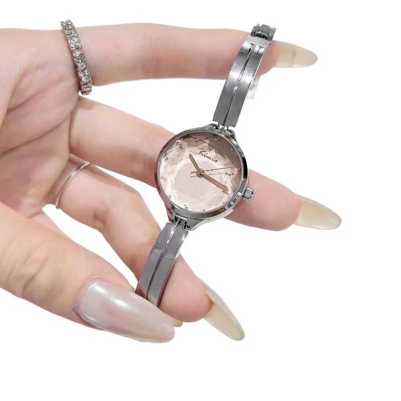 Small and exquisite watch women's light luxury women's temperament fashion women's bracelet
Small and exquisite watch women's light luxury women's temperament fashion women's bracelet