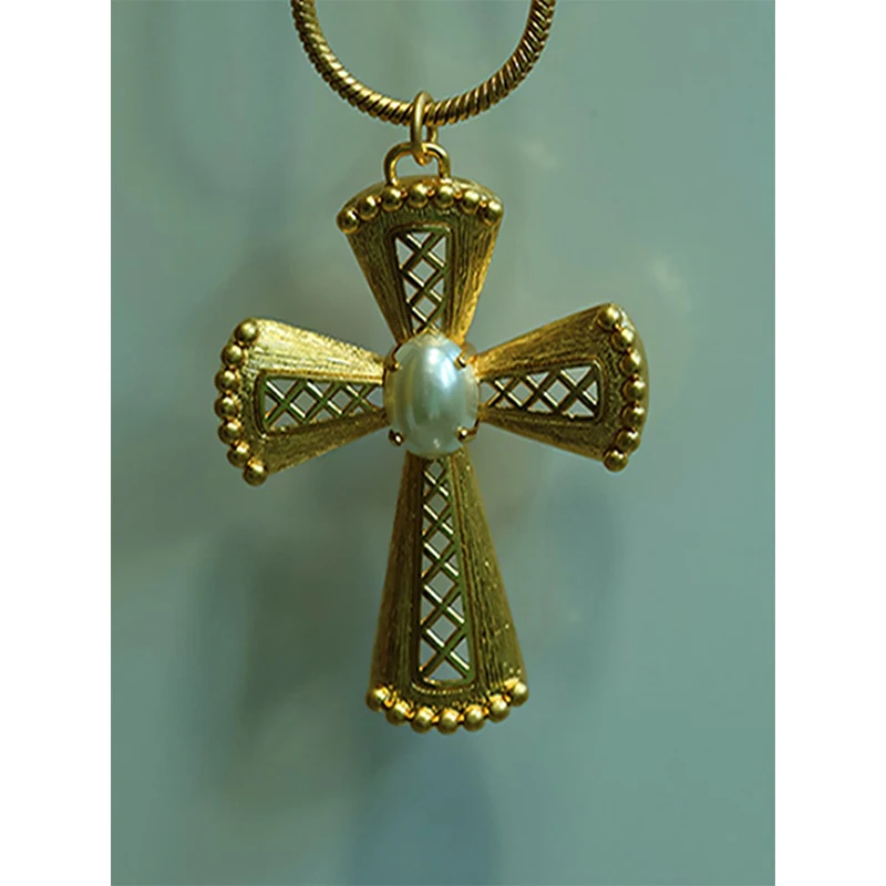 Europe Vintage Brass Gold Plated Cross Retro Necklace Women Sweater Chain Pendant Antique Jewelry
Europe Vintage Brass Gold Plated Cross Retro Necklace Women Sweater Chain Pendant Antique Jewelry