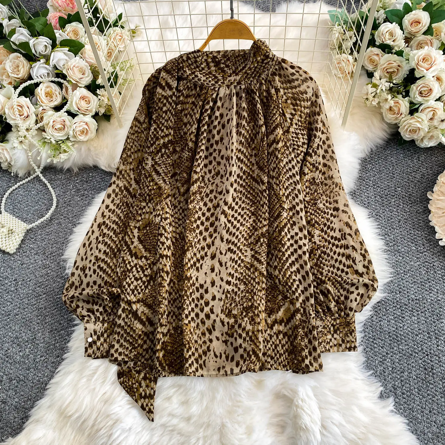 French Elegant Women's Blouse with Bow Tie & Stand Collar - Summer Loose Fit Snake Print Chiffon Shirt Female Top BL445
French Elegant Women's Blouse with Bow Tie & Stand Collar - Summer Loose Fit Snake Print Chiffon Shirt Female Top BL445