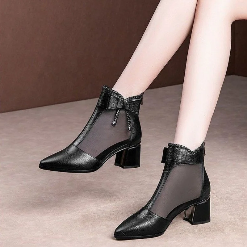 Spring and summer mid-heel mesh boots for women, hollowed-out chunky heel sandals, high-heeled shoes, pointed-toe versatile wome
Spring and summer mid-heel mesh boots for women, hollowed-out chunky heel sandals, high-heeled shoes, pointed-toe versatile wome