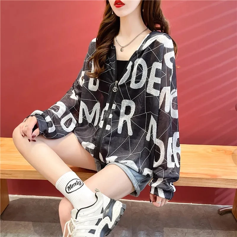 Spring Summer Long Sleeve Hooded Printing Vintage Women Jacket Thin V-Neck Women's Clothing 2023 Fashion Sun Protection Clothing
Spring Summer Long Sleeve Hooded Printing Vintage Women Jacket Thin V-Neck Women's Clothing 2023 Fashion Sun Protection Clothing