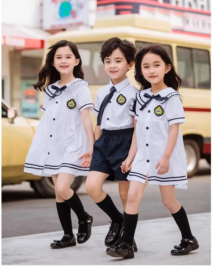 Платье темно-синего цвета для девочки. Новый летний товар, детское платье с бантом.
Платье темно-синего цвета для девочки. Новый летний товар, детское платье с бантом.