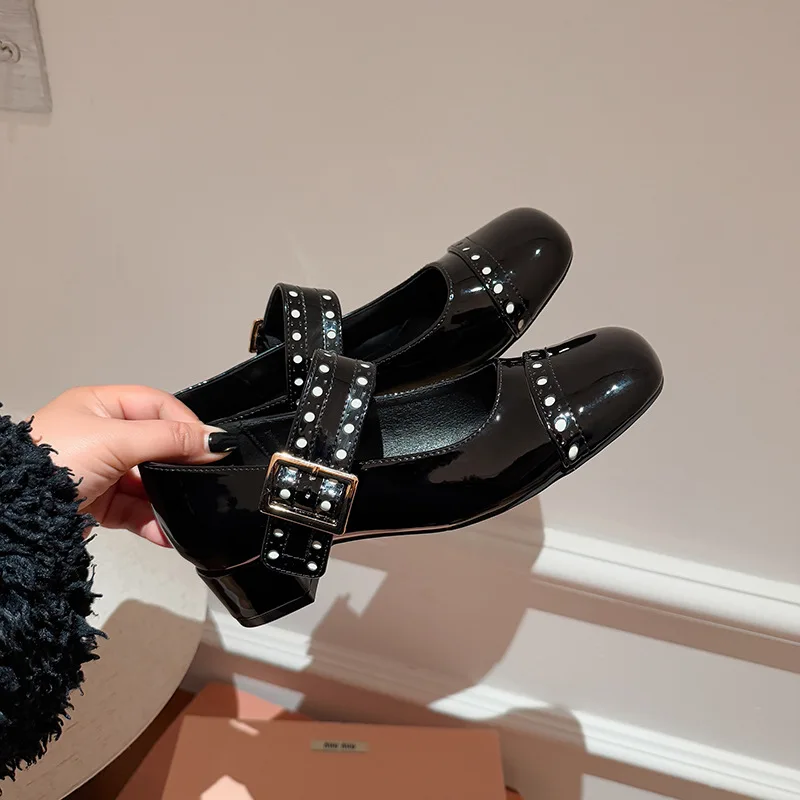 Patent Leather High Heels Mary Jane Lolita Shoes Woman Japanese Style Ankle Buckle Square Toe Pumps Women Zapatos Mujer
Patent Leather High Heels Mary Jane Lolita Shoes Woman Japanese Style Ankle Buckle Square Toe Pumps Women Zapatos Mujer