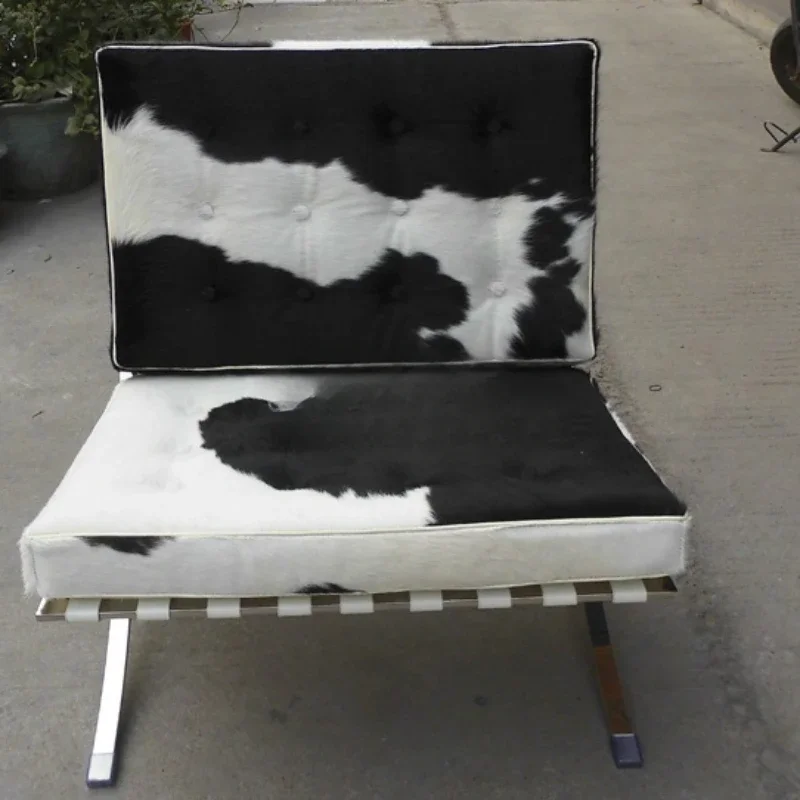 CL3001 Unit - Black and White Cow Leather Single Seat Sofa Casual Chair
CL3001 Unit - Black and White Cow Leather Single Seat Sofa Casual Chair