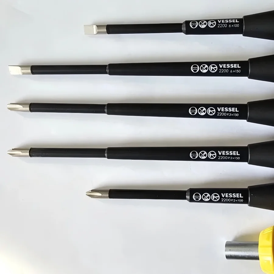 Набор многофункциональных отверток VESSEL 5Pcs Ball Grip с трещоткой для винтов Phillips и прямых шлицевых, ручные инструменты для ремонта, артикул 2200, набор из 5 предметов
Набор многофункциональных отверток VESSEL 5Pcs Ball Grip с трещоткой для винтов Phillips и прямых шлицевых, ручные инструменты для ремонта, артикул 2200, набор из 5 предметов