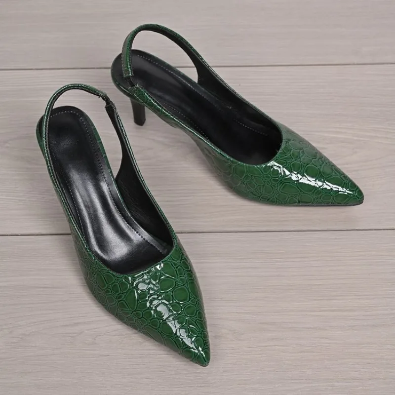 Однотонные женские туфли на высоком каблуке с острым носком, простой дизайн, большие размеры, удобные, сексуальные туфли для вечеринок
Однотонные женские туфли на высоком каблуке с острым носком, простой дизайн, большие размеры, удобные, сексуальные туфли для вечеринок