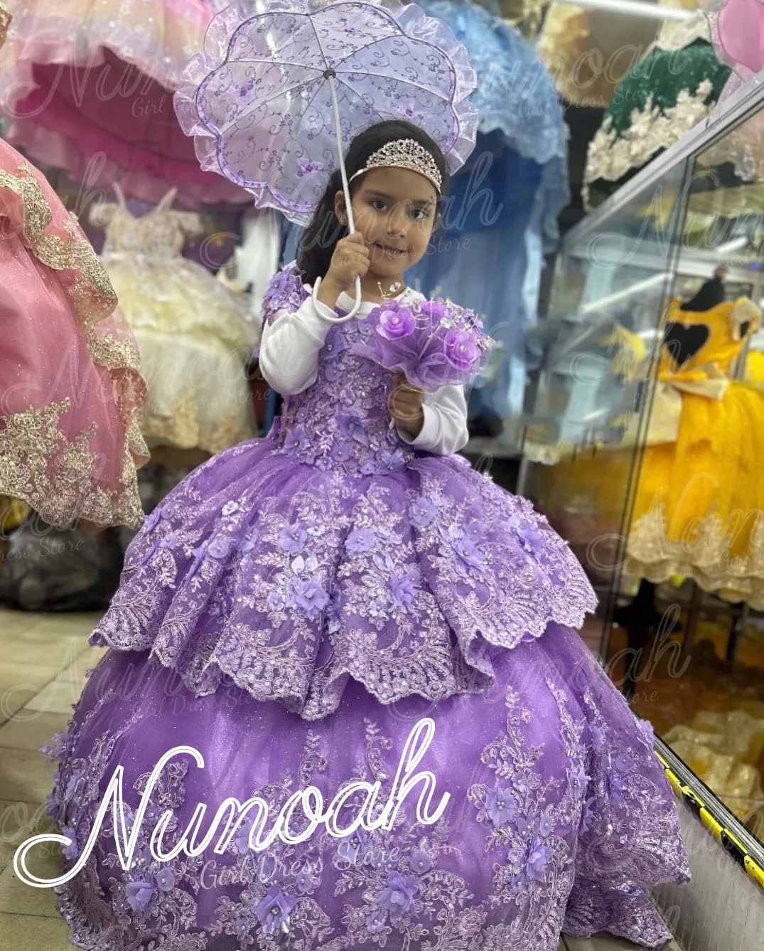 Purple Flower Girl Dress For Wedding Lace Applique Girl Birthday Party with Bow Floor Length First Communion Gown Customized
Purple Flower Girl Dress For Wedding Lace Applique Girl Birthday Party with Bow Floor Length First Communion Gown Customized