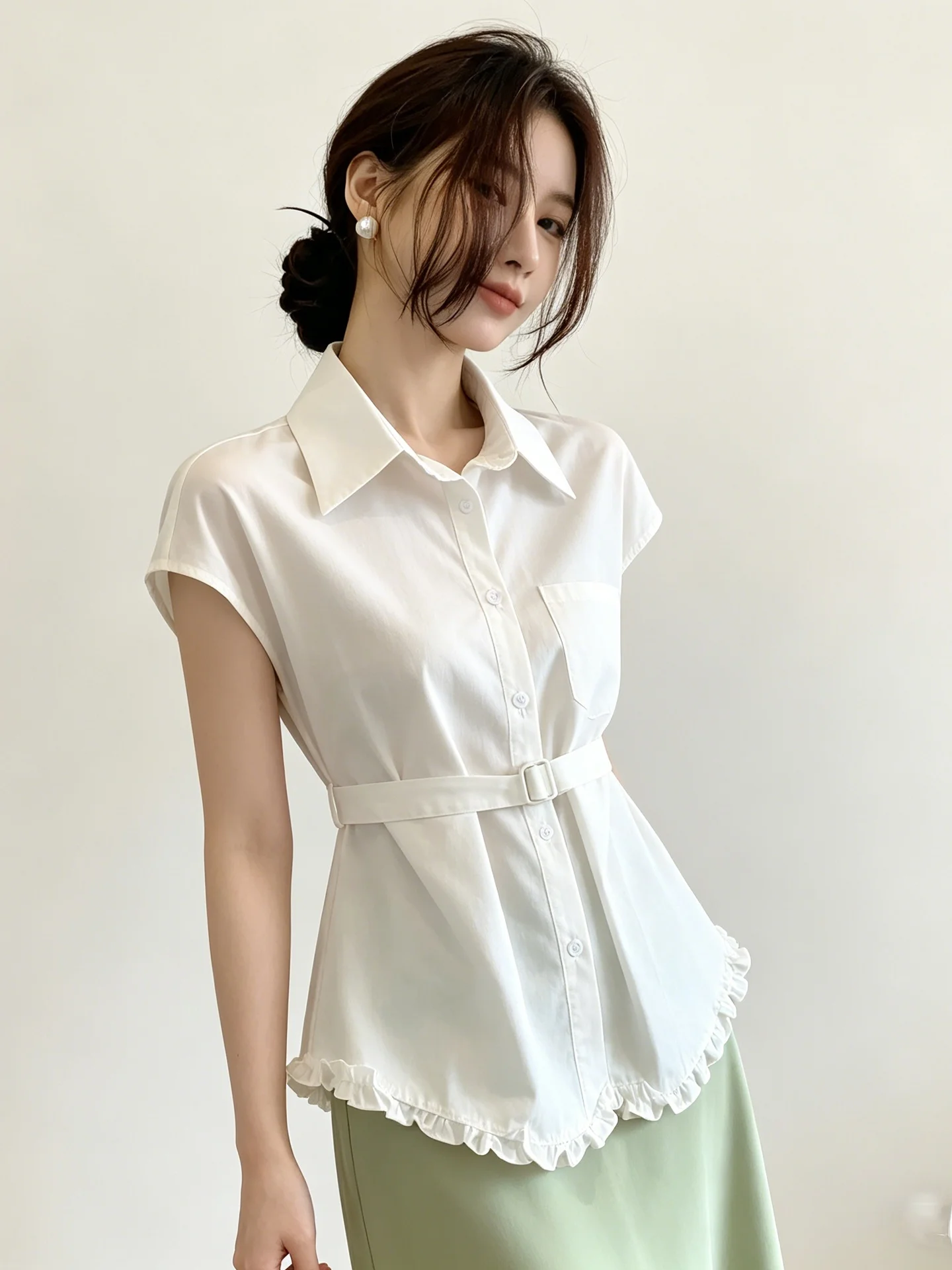 White Collar Shirt Women's Summer Slim Fit Short Sleeve with Bow Tie Wooden Design Commute Style Korean Version
White Collar Shirt Women's Summer Slim Fit Short Sleeve with Bow Tie Wooden Design Commute Style Korean Version