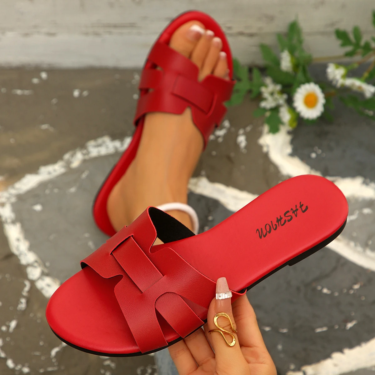 H Style Women Trendy Slippers Classic Flat Slides Wide Strap Comfortable Lightweight Casual Beach Sandals for Girl Outdoor Daily
H Style Women Trendy Slippers Classic Flat Slides Wide Strap Comfortable Lightweight Casual Beach Sandals for Girl Outdoor Daily