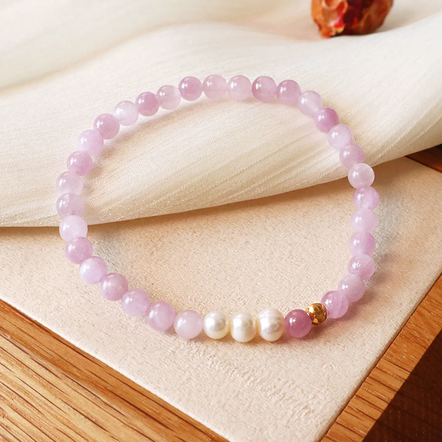 Natural Kunzite Amethyst & Freshwater Pearl Bracelet: Minimalist Stackable Beaded Bracelet, Best Friends Gift
Natural Kunzite Amethyst & Freshwater Pearl Bracelet: Minimalist Stackable Beaded Bracelet, Best Friends Gift