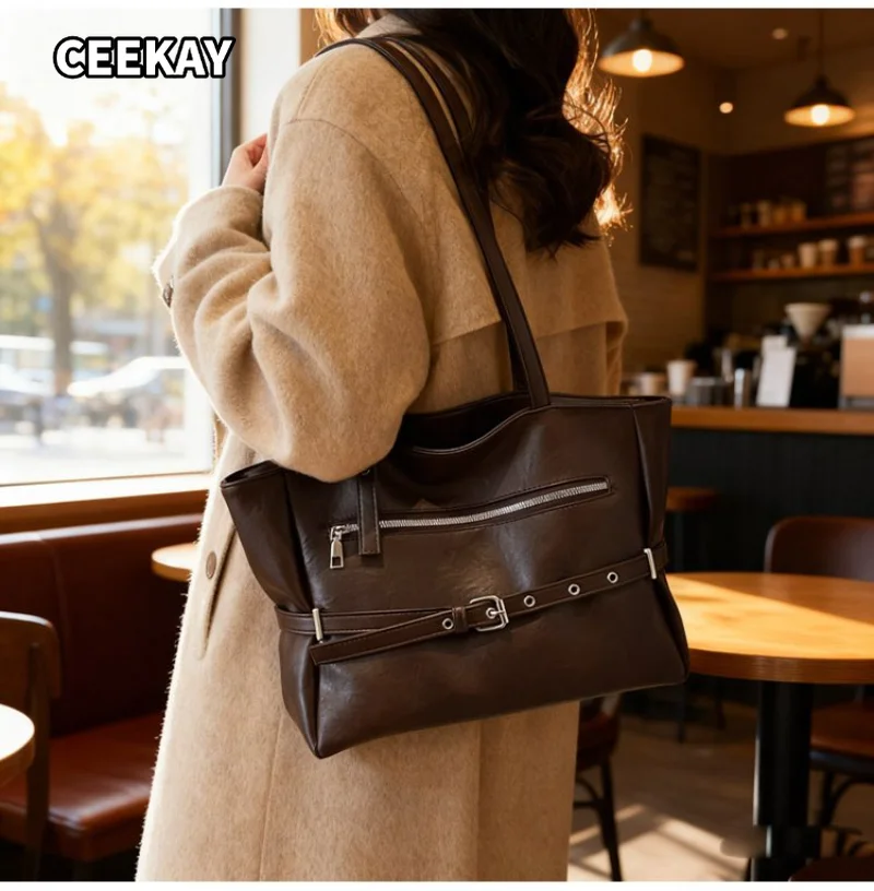 CEEKAY Women's Tote Bag Dark Brown Soft PU Leather Large Shoulder Handbag Front Zipper Belt Buckle Detail Daily Commute Fashion
CEEKAY Women's Tote Bag Dark Brown Soft PU Leather Large Shoulder Handbag Front Zipper Belt Buckle Detail Daily Commute Fashion
