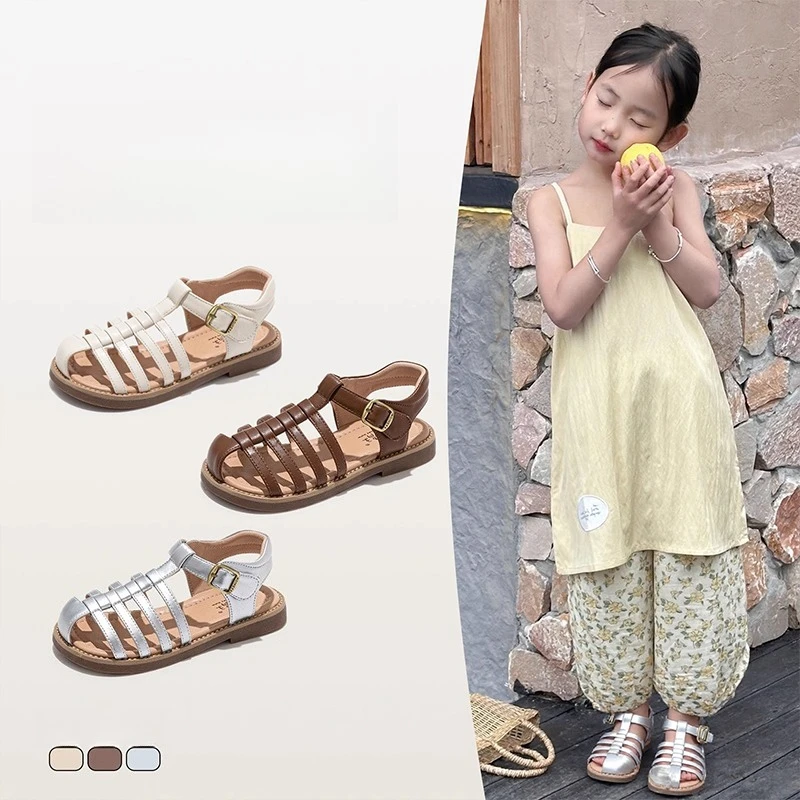 Little Girls Leather Cage Sandals 2026 New Summer Kids Roman Beach Shoes Soft Sole Simple Classic Retro Garden Wedding Footwear
Little Girls Leather Cage Sandals 2026 New Summer Kids Roman Beach Shoes Soft Sole Simple Classic Retro Garden Wedding Footwear