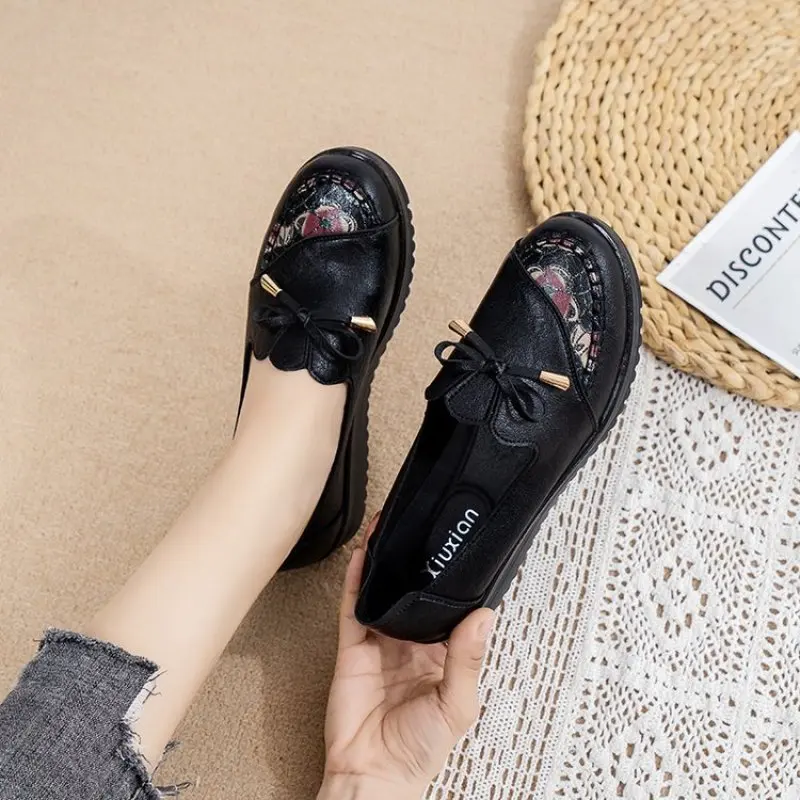 Spring Autumn Women's Fashion Pumps Shoes Woman Genuine Leather Wedge Single Casual Shoes Mother High Heels Shoes Plus Size 41
Spring Autumn Women's Fashion Pumps Shoes Woman Genuine Leather Wedge Single Casual Shoes Mother High Heels Shoes Plus Size 41