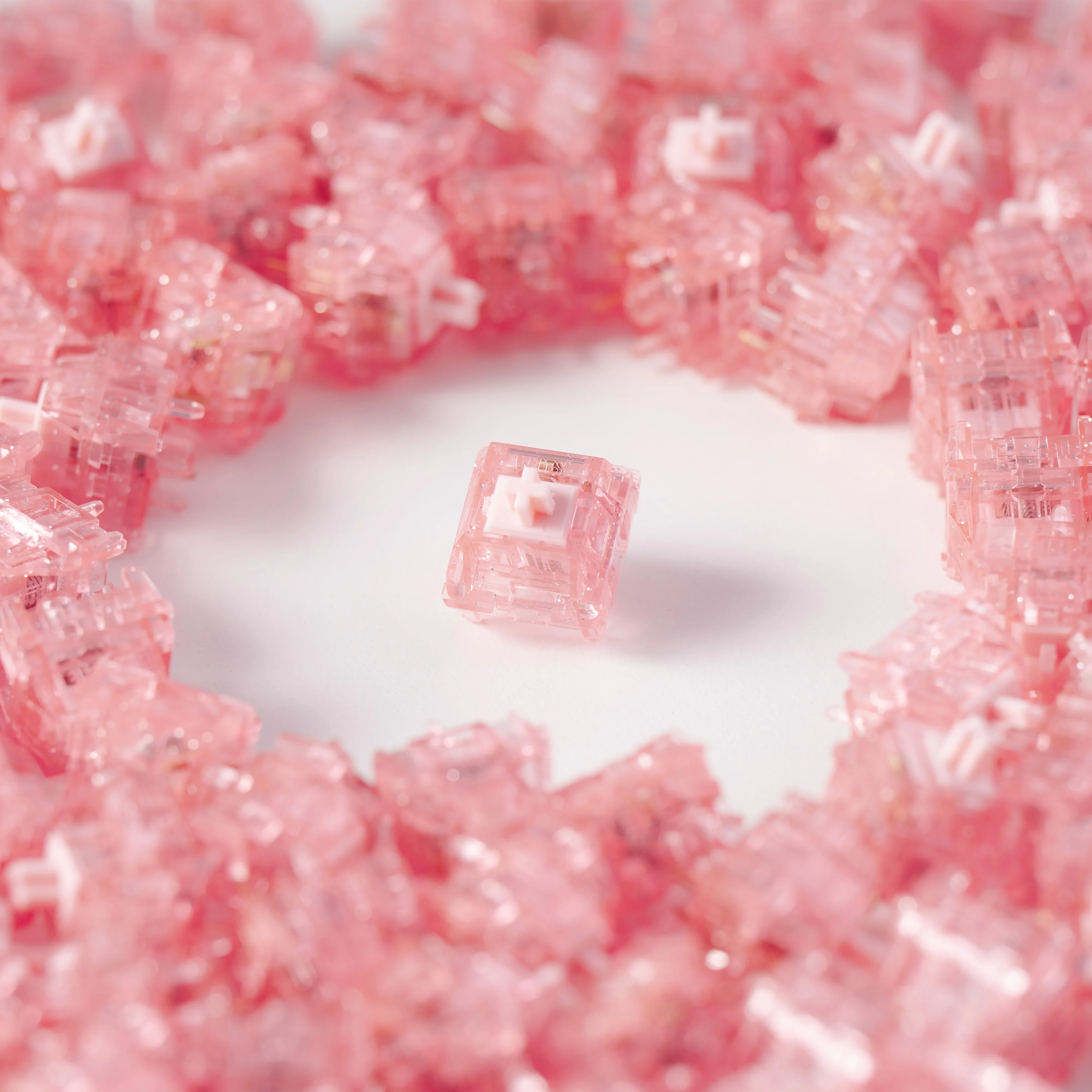 Цветной переключатель HMX SU R2, розовый, заводская смазка, 45 г, триггерный линейный переключатель, индивидуальный переключатель «сделай сам», с возможностью горячей замены для механической клавиатуры
Цветной переключатель HMX SU R2, розовый, заводская смазка, 45 г, триггерный линейный переключатель, индивидуальный переключатель «сделай сам», с возможностью горячей замены для механической клавиатуры