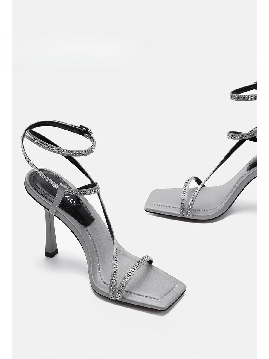 Summer New Women's High-heeled Sandals Black One-word Strap Square Head Strap Trendy Fashion Women's Shoes
Summer New Women's High-heeled Sandals Black One-word Strap Square Head Strap Trendy Fashion Women's Shoes