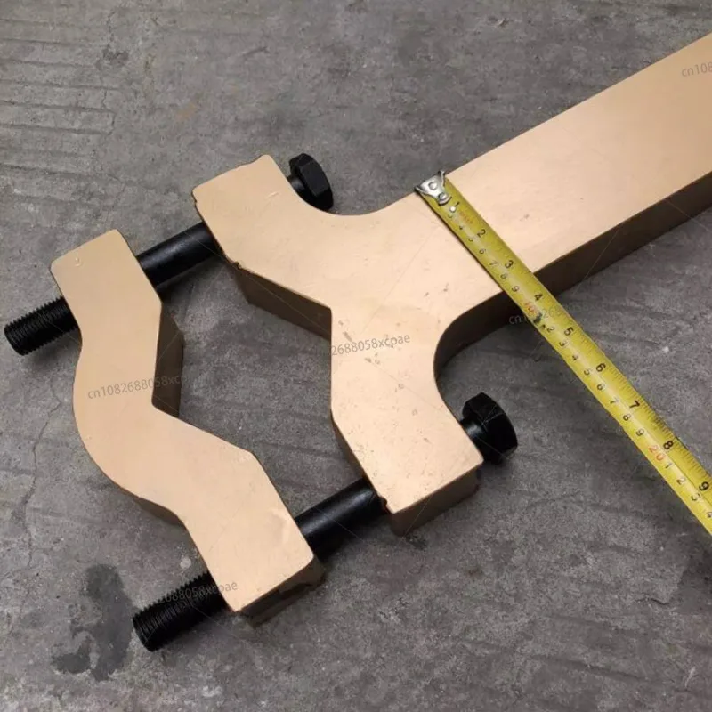 Специальный ключ для замены сальников на экскаваторах, инструмент для снятия больших гаек с гидроцилиндров
Специальный ключ для замены сальников на экскаваторах, инструмент для снятия больших гаек с гидроцилиндров